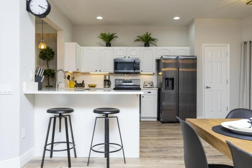 6 Bedrooms Pool And Game Room - 2 Miles To Disney 7817 オーランド エクステリア 写真