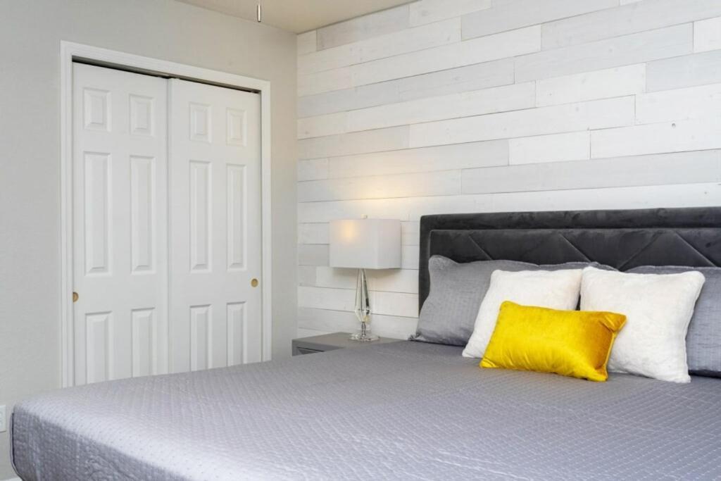 6 Bedrooms Pool And Game Room - 2 Miles To Disney 7817 オーランド エクステリア 写真