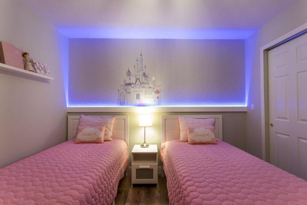 6 Bedrooms Pool And Game Room - 2 Miles To Disney 7817 オーランド エクステリア 写真